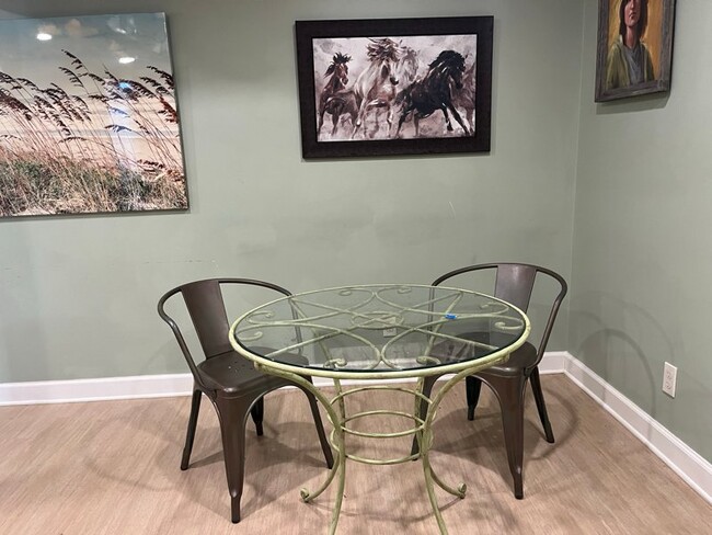 Building Photo - 1807 Rosebank Ave