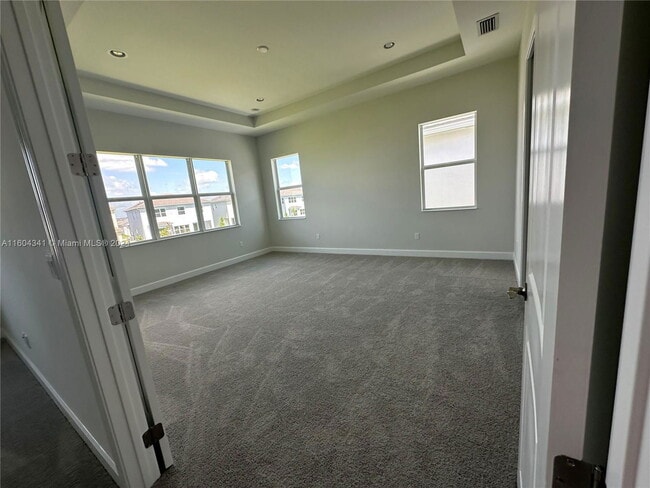 Photo - 5461 Empire Dr