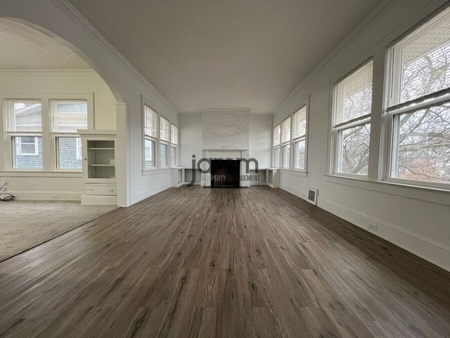 Photo - 10407 Clifton Blvd Unidad UPPER