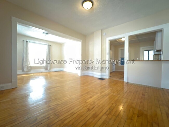 Photo - 2550 Crozier Ave