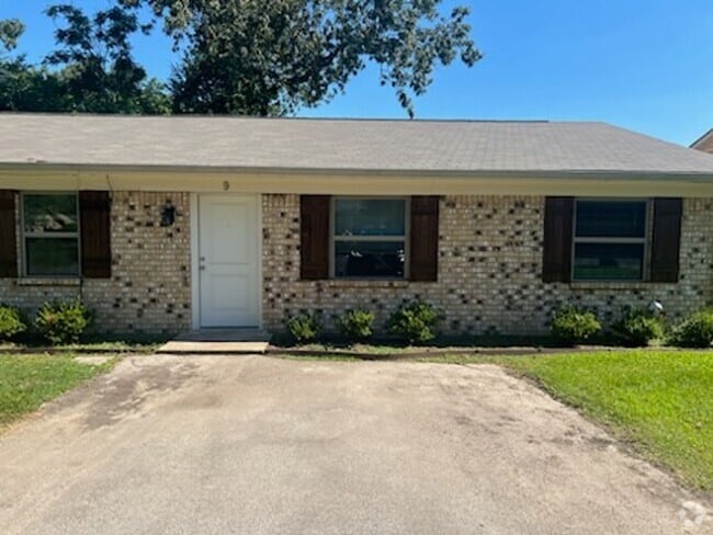 Building Photo - 8320 Cambridge Rd Rental