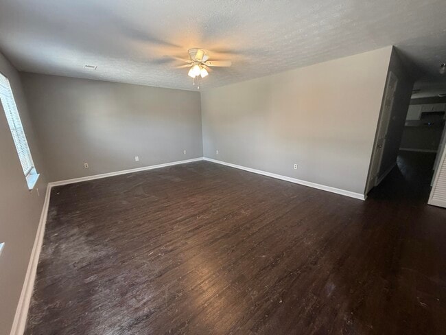 Building Photo - 205 Joey Way Unit B