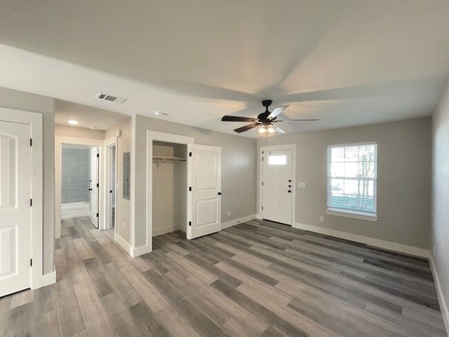 Photo - Modern 2 Bedroom 1 Full Bath Duplex with S...