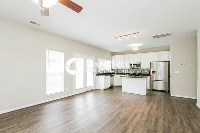 Photo - 4 Bedroom Pet-Friendly Home in Huntersville, NC with Main Street Renewal