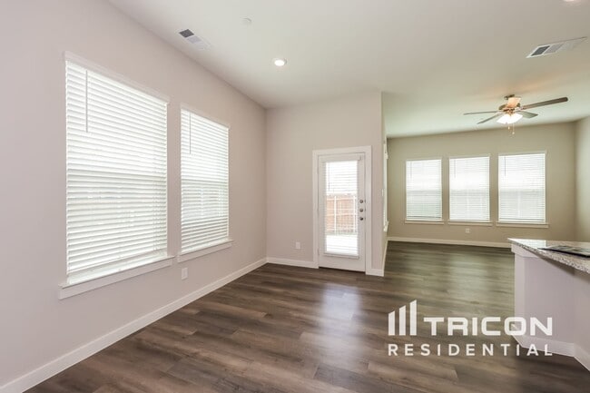 Photo - 206 Ledburn Ct
