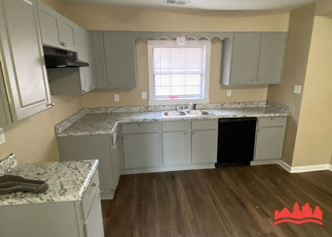 Photo - 7815 Armour Rd