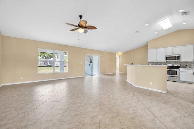 Photo - 1355 SW Porter Rd