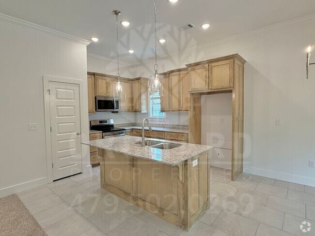 Building Photo - Single-Family Home- 2 Bed/ 2 Bath w/ Hobby...