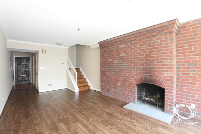 Photo - 1071 Paper Mill Ct NW