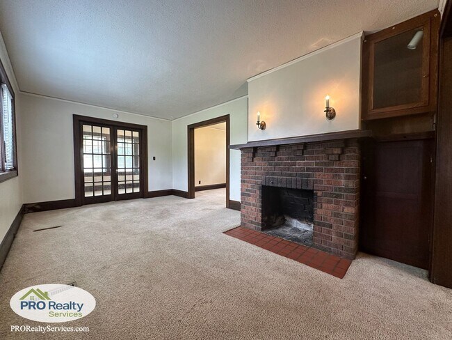 Photo - 3 Bedroom Plus Den Home in St. Paul