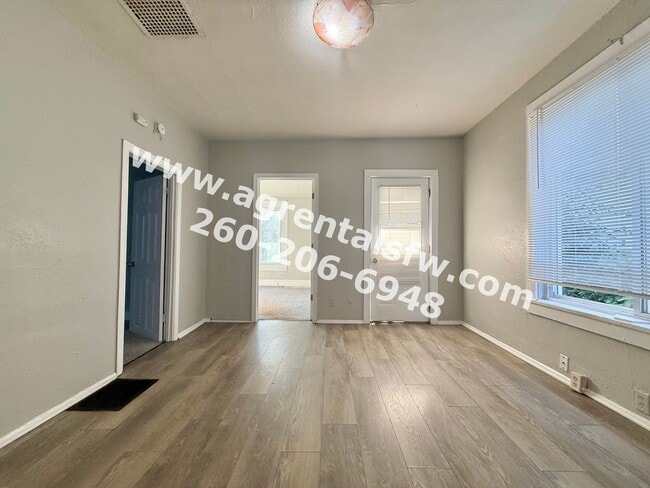 Photo - 2721 Fox Ave