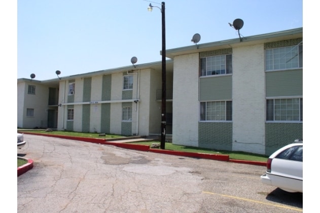 Willow Creek Apartments - Willow Creek Apartments