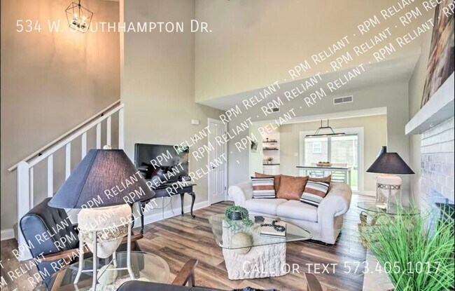 534 W Southampton Dr