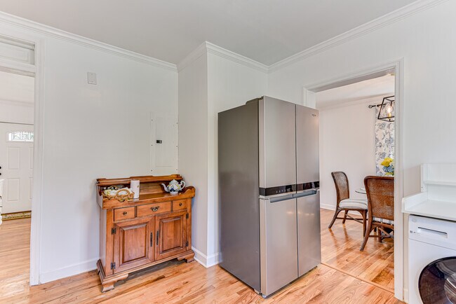 Photo - 2701 Oakland Ave