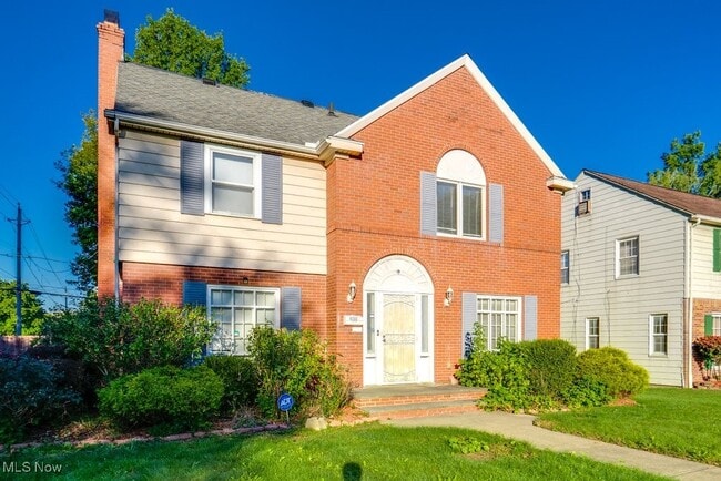 Photo - 630 Mineola Ave