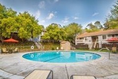 La Salle Manor Apartments - La Salle Manor Apartments