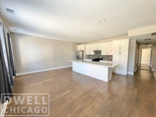 Photo - 4101 N Lincoln Ave Unit 4103