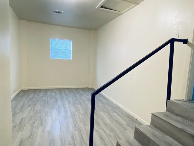 Photo - Charming 4 bedroom 1 bathroom- Ready to be leased Now!