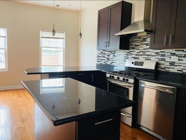 Building Photo - 2528 N Talman Ave Unit 2 Rental