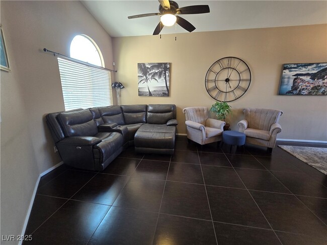 Photo - 6140 Peggotty Ave