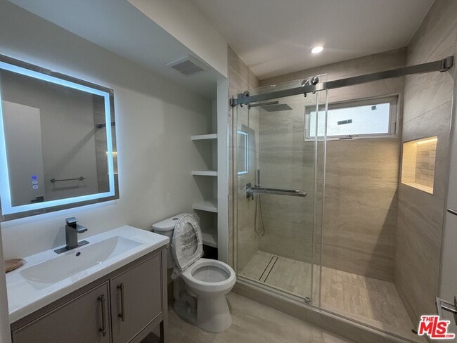 Photo - 1546 S Ogden Dr Unidad B