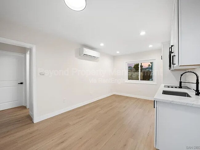 Photo - 1304 49th St