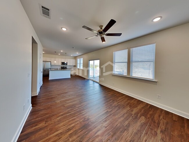 Photo - 3881 Chivalry Dr