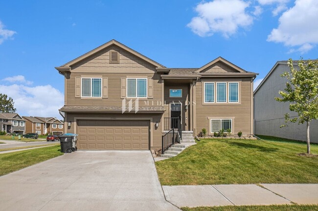 Building Photo - Turnbridge Split Entry Home