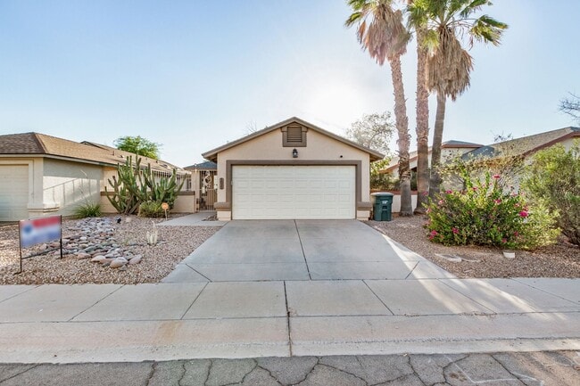 Building Photo - Your Private Oasis with No HOA Hassles! Rental