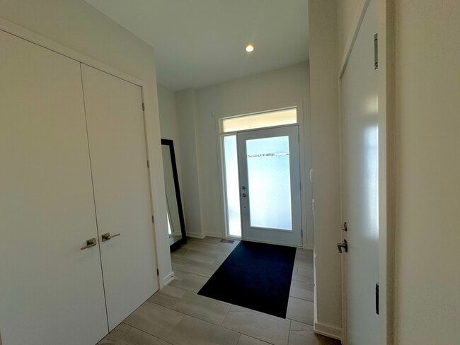 Photo - Stunning 4-Bedroom Family Home in Riverside South, Ottawa Unit 1