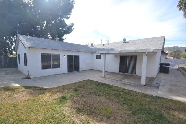 Photo - 11060 Davis St