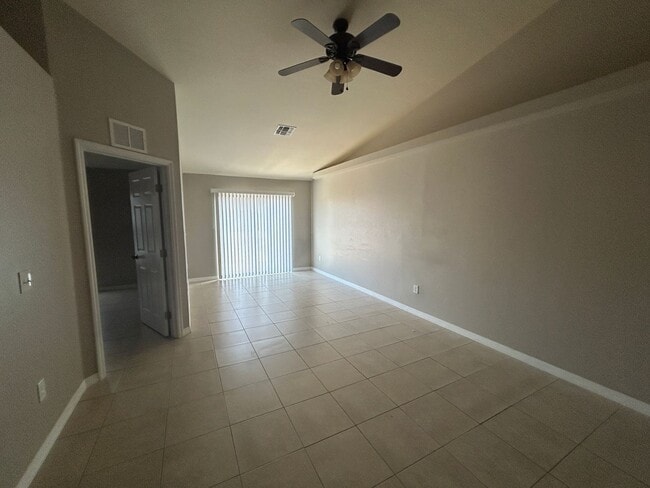 Photo - 523-527 SE 6 Place Unit 523 SE 6th Pl
