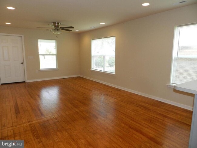 Photo - 302 Claiborne Ave