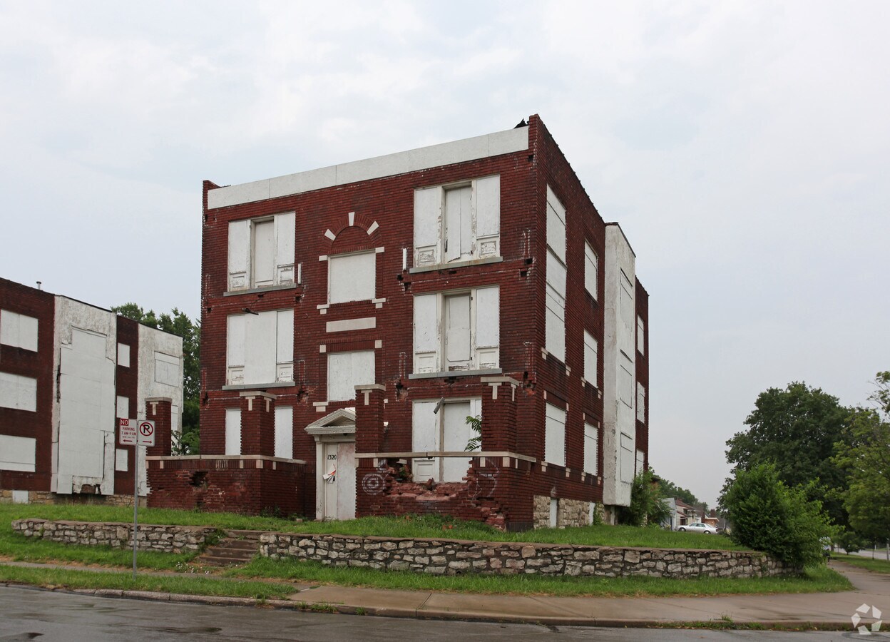 Photo - 1320-1322 E 27th St Apartments