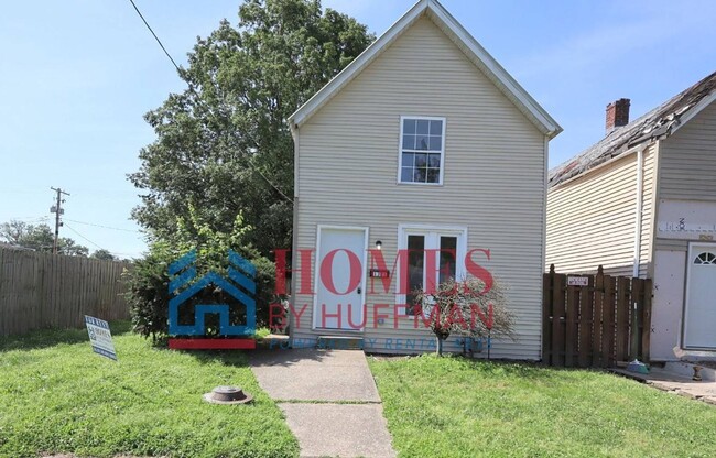 Building Photo - Two Bedroom House | Updated w/ Appliances