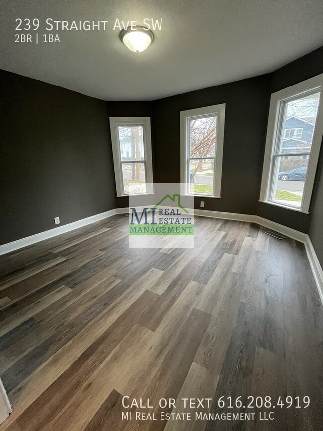 Photo - 239 Straight Ave SW