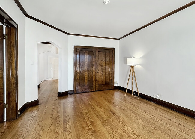 Living Room - North Wolcott Ave