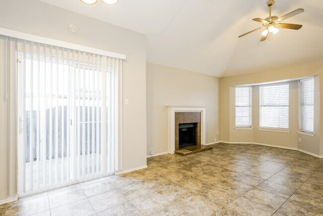 Photo - 8420 Cloverglen Ln