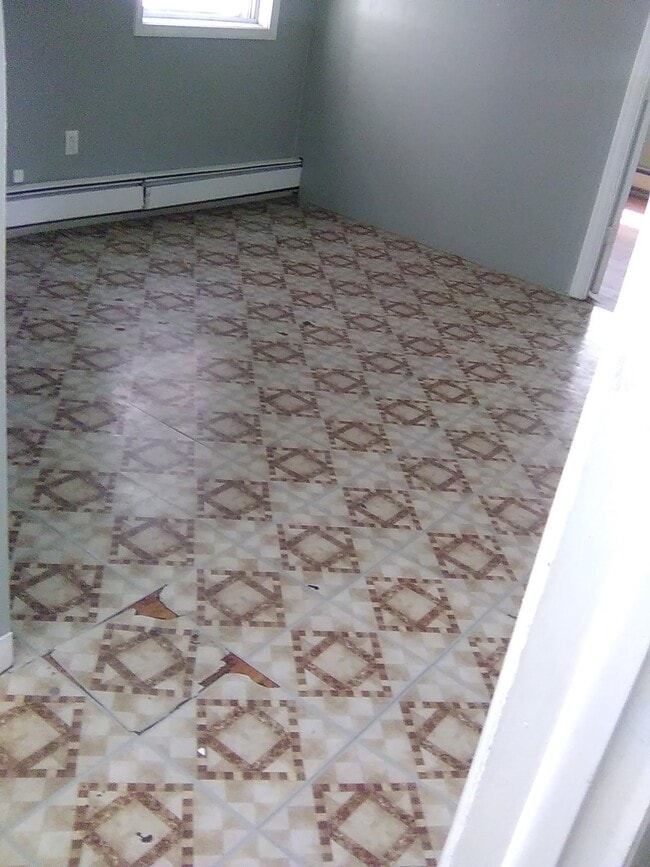 Photo - 573 Roosevelt Ave Unit apt 3