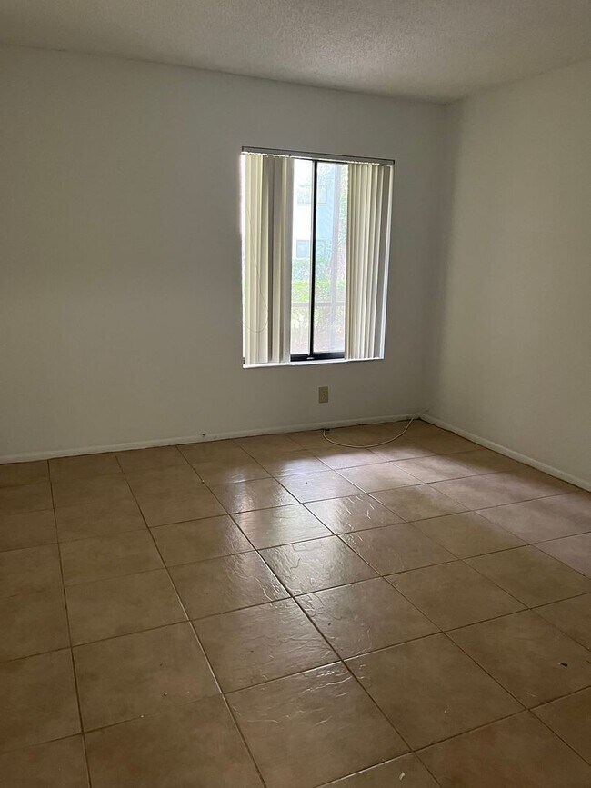 Photo - 3300 Fox Chase Cir