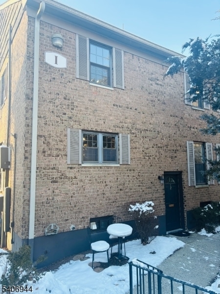 Building Photo - 181 Long Hill Rd Unit 2