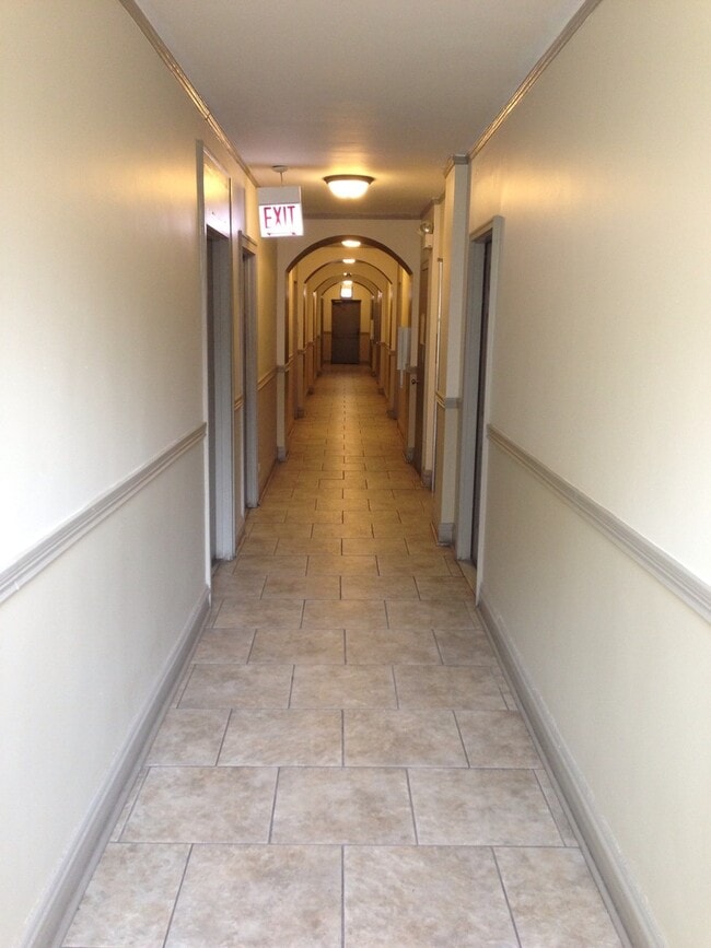 Jeffery Parkway Apartments