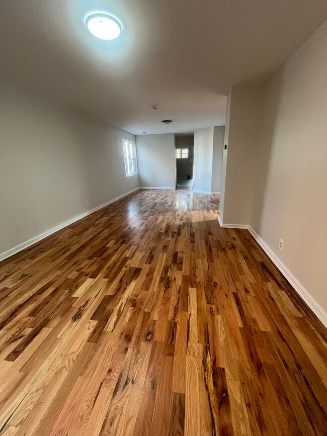 Building Photo - 2643 W Armitage Ave Unit #2 Rental
