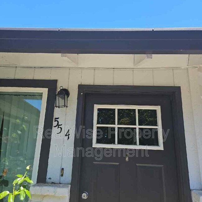 Photo - 554 NE Anderson St