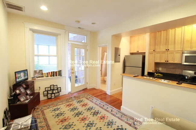 Photo - 185 Winthrop Rd