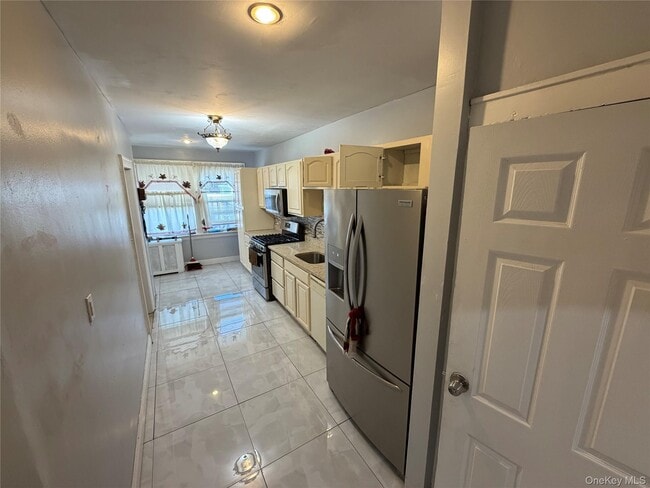 Photo - 131-59 224th St