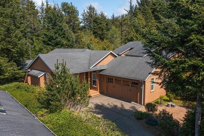 Photo - 205 SW Shining Mist