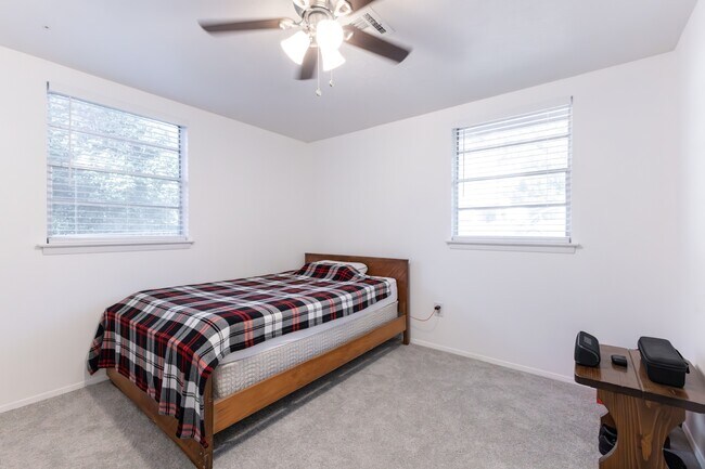 617 Wisteria Rd