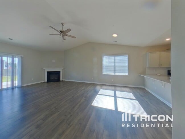 Photo - 1278 Elterwater Ln