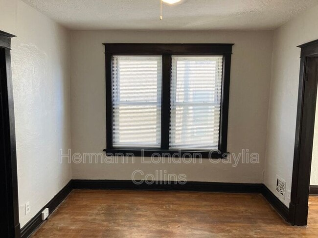 Photo - 3753-3755 Dunnica Avenue